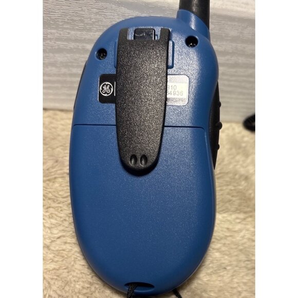 Two-Way Radios GE 35810 Blue With LCD Display & Belt Clip - Picture 5 of 9